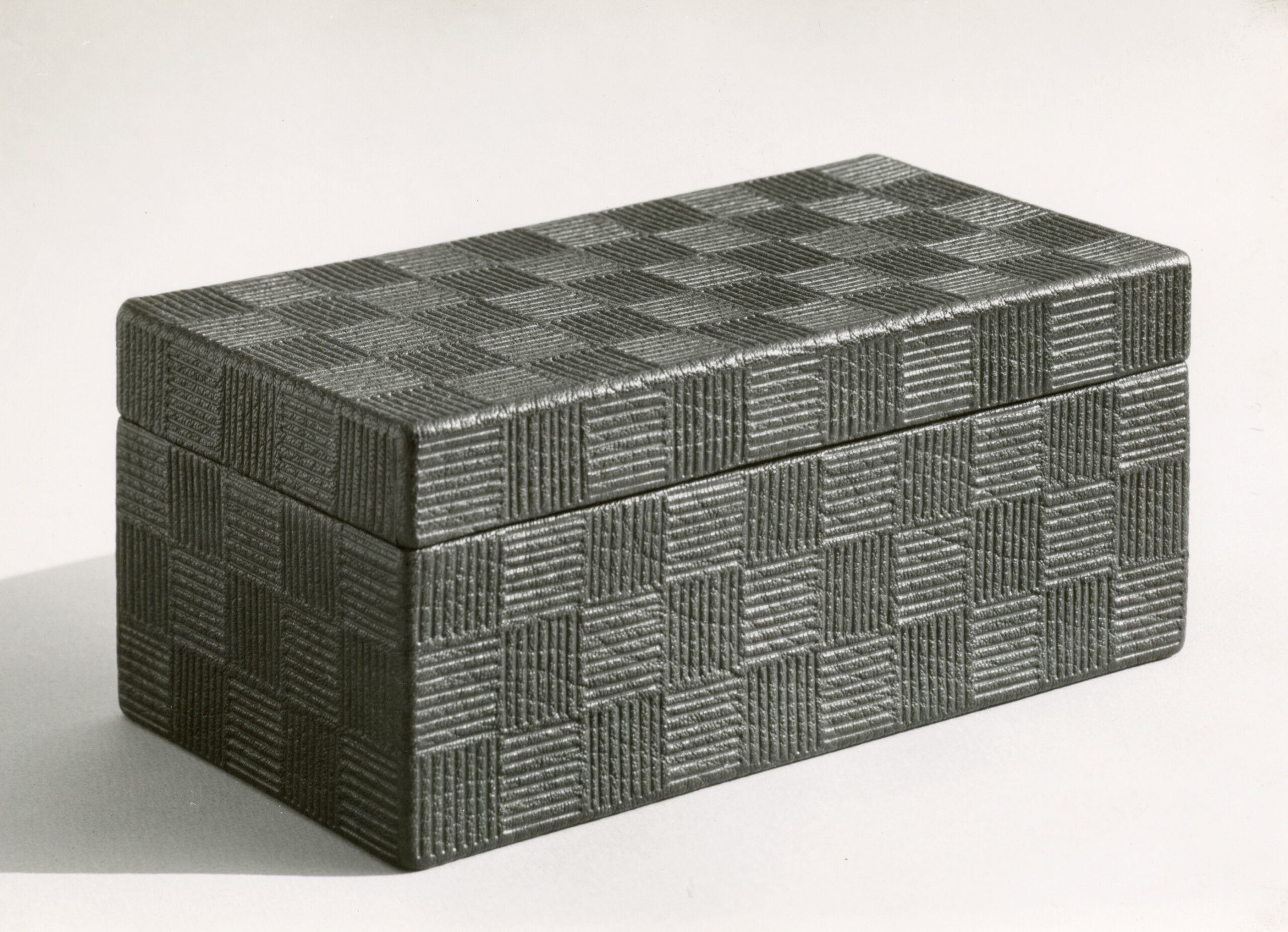 kasten mit Blindprägung